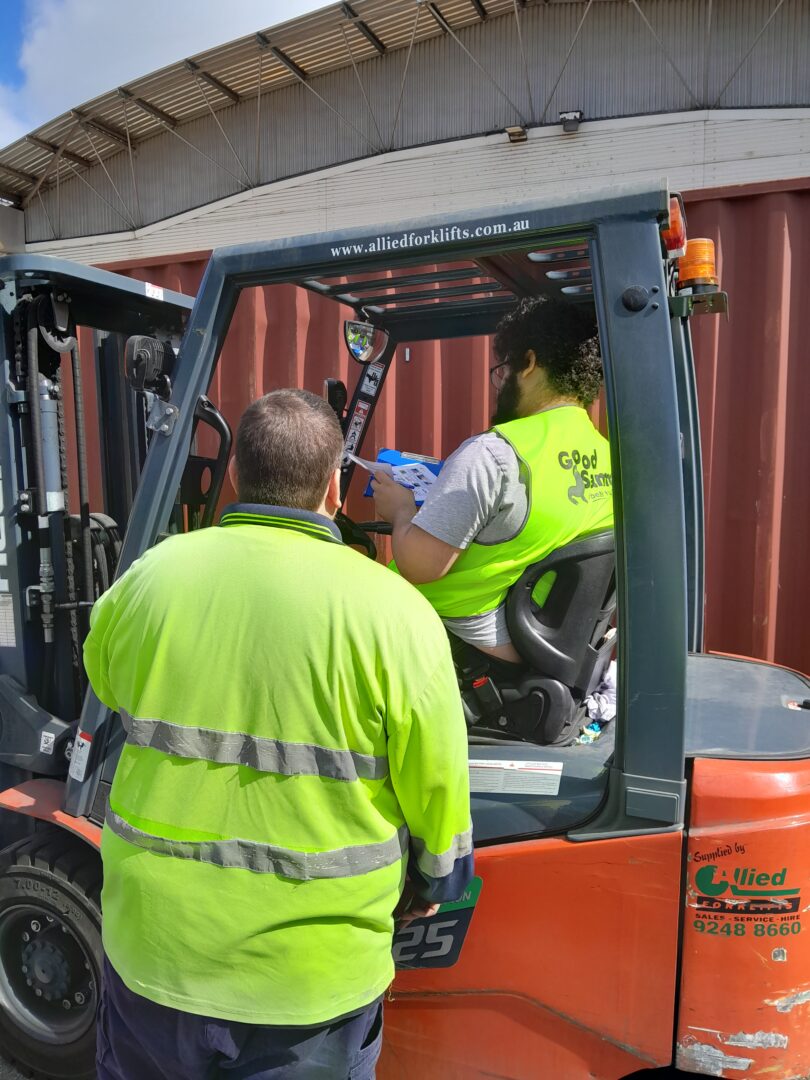 Forklift license training in action